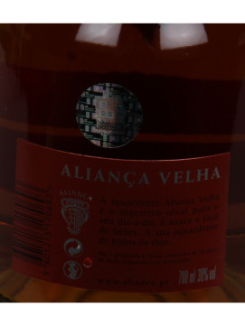 Aguardente Aliança Velha